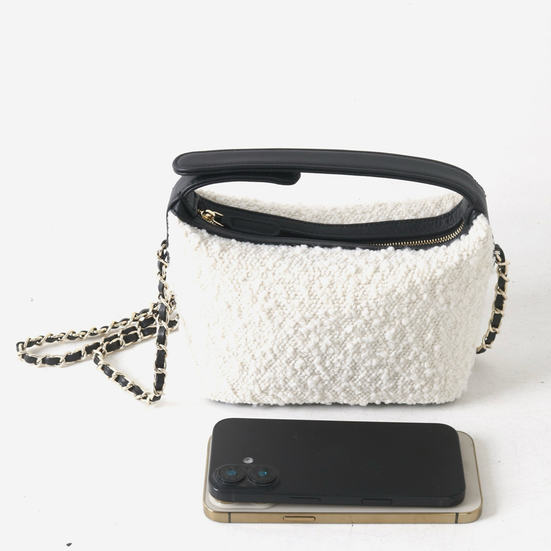 Leather Classic Mini Hobos Bag - Leather Classic Strap 评论和价格